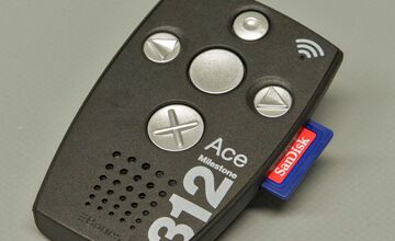 Ansicht auf das schwarze kleine Gerät.