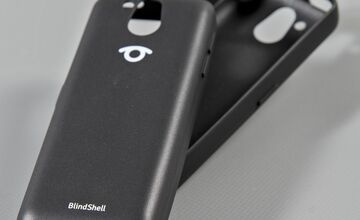 Ansicht auf zwei schwarze Schutzhüllen.